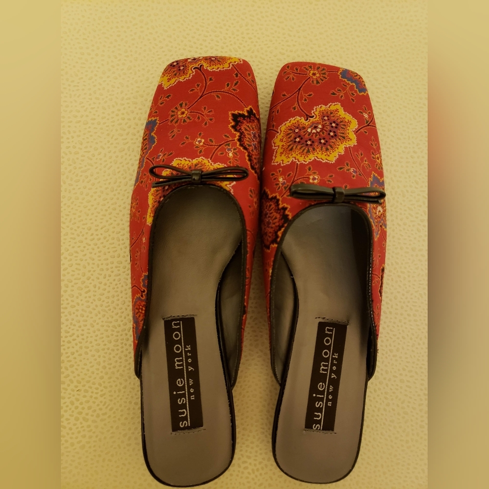 Susie Moon Red Floral Slide Shoe size 10 M